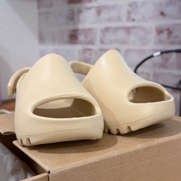 adidas gazelle silver green womens Kids Yeezy Slide “Resin”